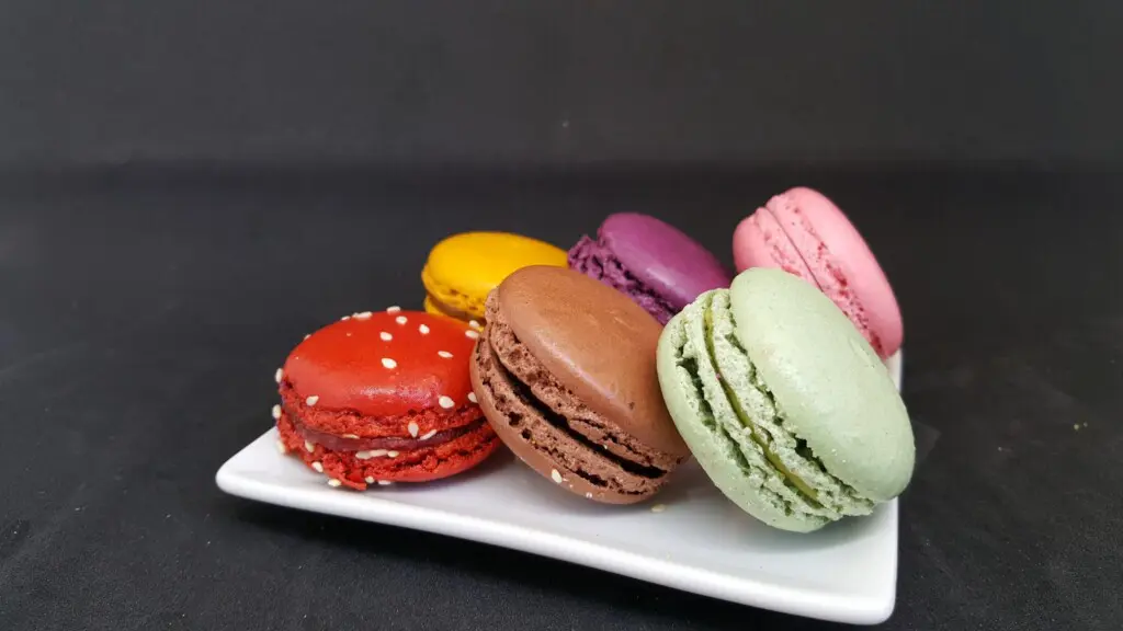 Collection de mini macaron prestige du traiteur Goodee SQY à Voisins le Bretonneux