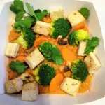 Dahl de lentilles corail, tofu poêlé légumes verts