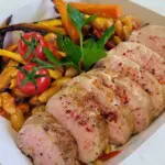 Filet mignon de porc au piment d'Espelette gnochetti tomate piquillos, carottes multicolores au four